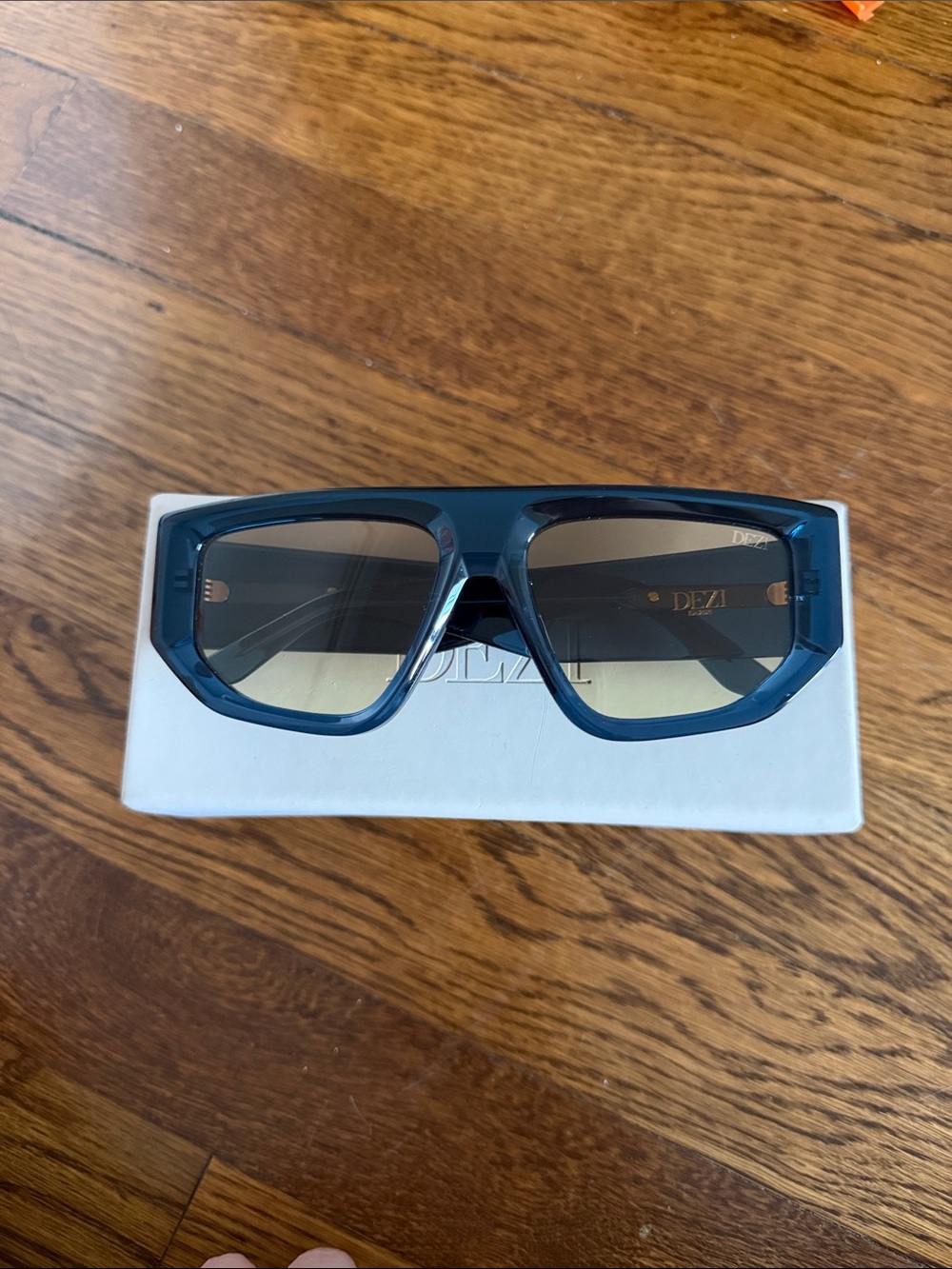 Dezi Backtrack Sunglasses